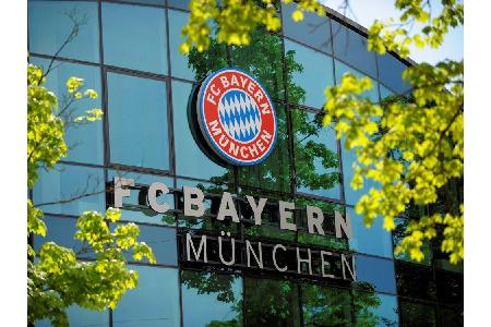 UEFA: Europas Fußballvereine scheffeln Geld