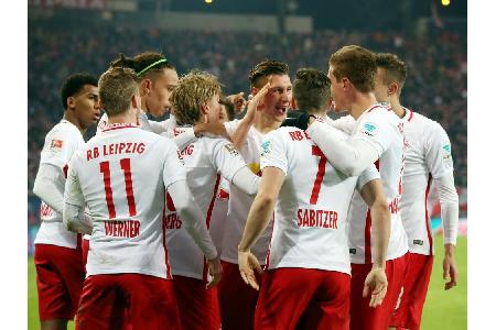 Leipzig bezwingt Frankfurt 3:0 - Hradecky sieht Blitz-Rot
