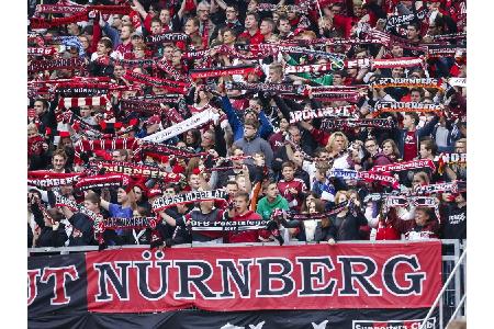 Nürnberg verpflichtet Trio um Djakpa