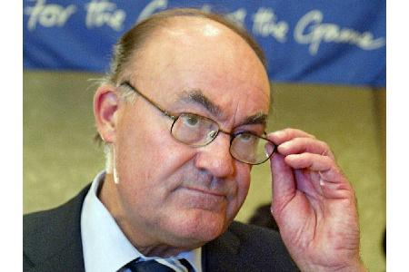 Ex-Schiedsrichterboss Roth wird 75