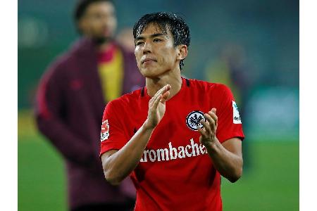 Dank Elfer-Glück: Eintracht hält Kurs Richtung Champions League