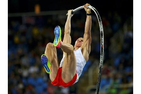 Hallen-Istaf: Lisek gewinnt Stabhochsprung - Holzdeppe auf Platz drei