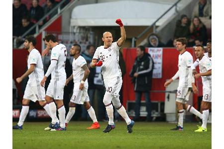 Schwache Bayern bauen Vorsprung aus - Leipzig und Dortmund patzen