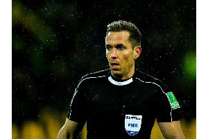 Premiere für Zwayer und Stieler: Erster Videobeweis-Ernstfall für deutsche Schiris