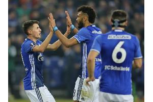 Mit angezogener Handbremse ins Achtelfinale: Schalke reicht 1:1