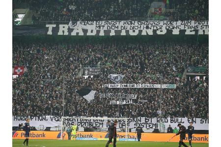 DFB-Kontrollausschuss ermittelt wegen Banner im Gladbach-Block