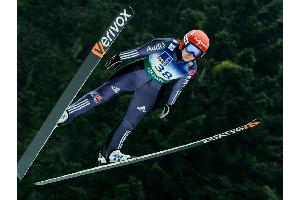 Skispringen: Straub Fünfte in Pyeongchang - Takanashi gewinnt Gesamtweltcup