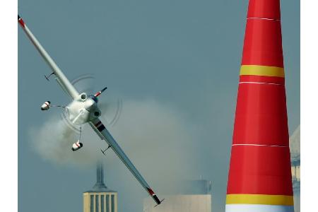 Red Bull Air Race: Weltmeister Dolderer wieder auf Titeljagd