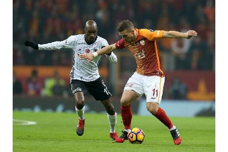 Podolsi kassiert mit Galatasaray Derby-Niederlage