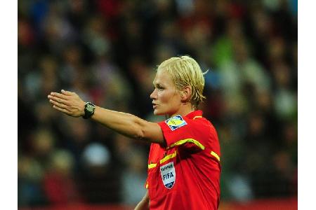Frauenfußball: Erstmals zwei deutsche Schiedsrichterinnen für EM nominiert