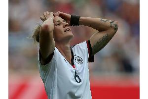 FC Bayern: Olympiasiegerin Laudehr droht Saisonaus