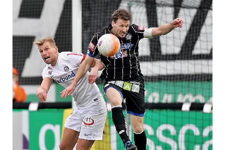 Im Duell um Platz drei setzte sich die Wiener Austria auswärts gegen Sturm Graz mit 4:0 durch.