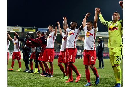 Nach den sechs Toren ist der Meister voll auf Kurs. Der Vorsprung in der Tabelle beträgt drei Punkte.