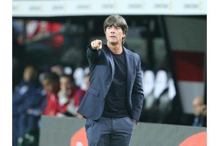 Löw für Zeitstrafen und vierte Auswechslung
