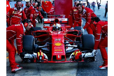 Zwischen den einzelnen Stints nutzt die Scuderia die Zeit und übte schon mal die Boxenstopps für die kommende Saison.