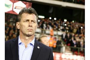 Griechenland-Coach Skibbe kritisiert Schiri Brych