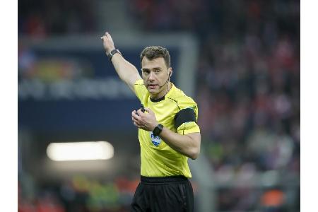 Schiri Zwayer setzt sich für Video-Beweis ein