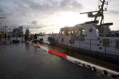 Taucher Landungsbrücken.jpg