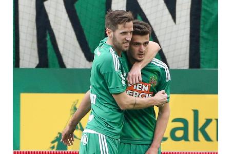 Ausgleich für Rapid, knapp vor der Pause netzt Giorgi Kvilitaia nach einer Schrammel-Flanke gekonnt zum 1:1 ein. Grenzenlose...