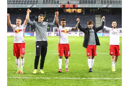 Am Ende hieß es auf der Anzeigetafel 5:0: Titelverteidiger RB Salzburg kam mit dem Kantersieg gegen die Wiener Austria der e...