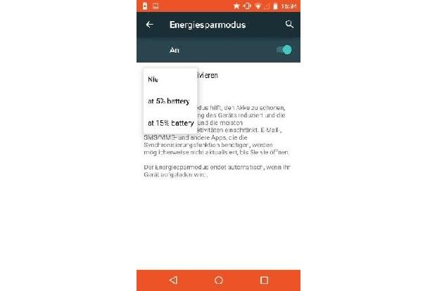 Erstmals bietet Android ab Werk einen Energiesparmodus, um die Akkulaufzeit zu verlängern.