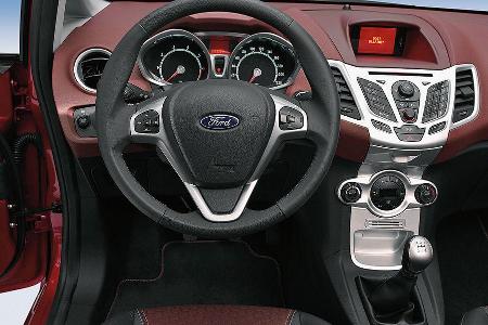 Multifuktionslenkrad wie im Mondeo.