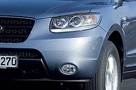 Eine gefällige Ich-tu-keinem-weh-Optik mit zarten Anleihen bei Subaru (Front) ...