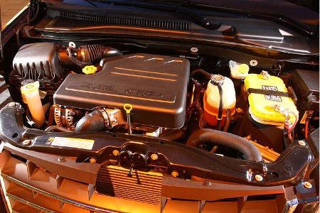 Unter der Haube wird der klassische Diesel-Song angestimmt, rau und nagelnd.