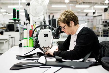 Aston Martin - Werksbesuch - Gaydon