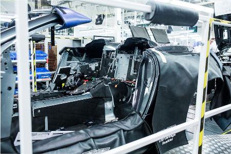 Aston Martin - Werksbesuch - Gaydon