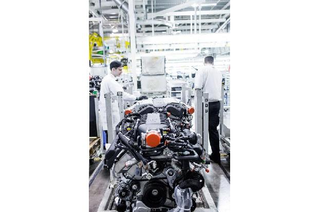 Aston Martin - Werksbesuch - Gaydon
