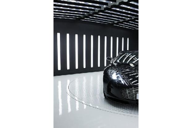 Aston Martin One-77, Showroom