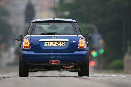 Von 100 km/h zum Stillstand braucht er 38 Meter.