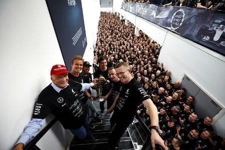 Mercedes - Titel-Party 2016 - Brixworth & Brackley