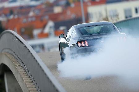 Ford Mustang 2.3 Ecoboost Fastback, Heckansicht