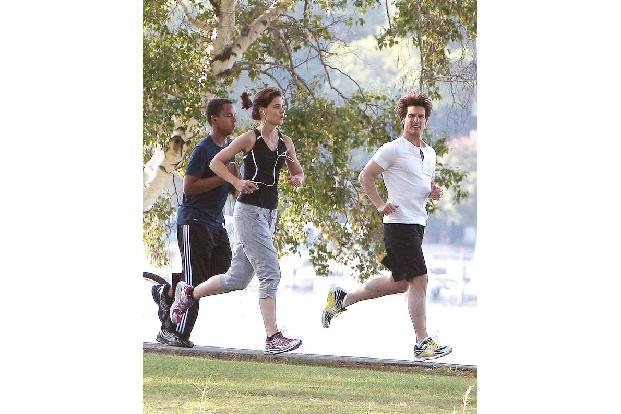 In glücklicheren Zeiten joggten auch Katie Holmes und Tom Cruise sowie sein Adoptivsohn Connor fröhlich durch den Park und a...