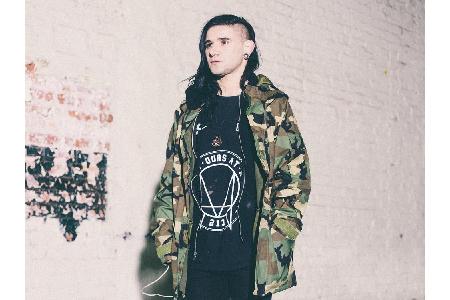 Puh, ganz schön harten Tobak fährt der Dubstep-DJ Skrillex in seinem Video zu 