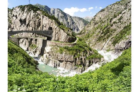 Es muss nicht gleich der Himalaya sein? Die Tessiner Alpen bieten ein Outdoor Abenteuer der etwas anderen Art: Canyoning! Di...