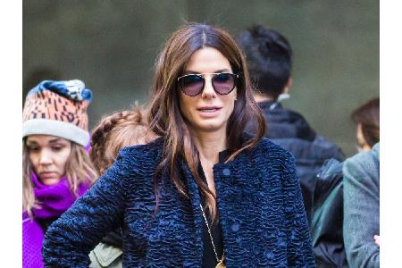 Fältchen und Augenringe sind auch Schauspielerin Sandra Bullock (53) ein sprichwörtlicher Dorn im Auge. Ihr Mittel dagegen s...