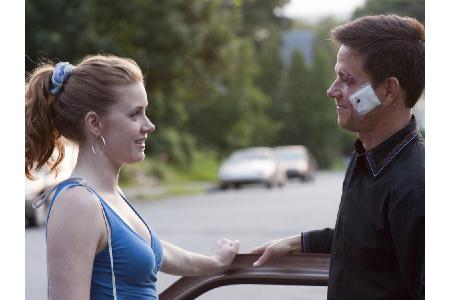 Amy Adams war als Mickeys Freundin Charlene Fleming zu sehen, die mit seiner Familie so gar nicht klar kam. Adams war ebenfa...