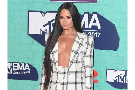 Bei Demi Lovato hatten nur die rote Pappnase und eine Perücke gefehlt, doch der perfekte Clown-Look war wohl nicht das Ziel....