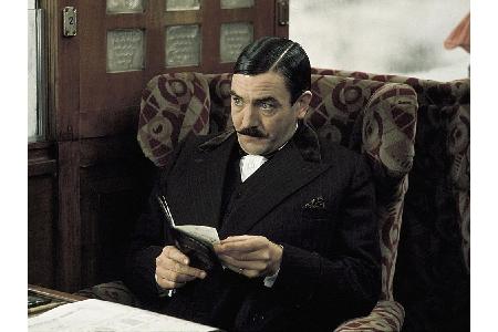 Im Streifen von 1974 verkörperte Albert Finney Monsieur Poirot - und das nicht nur ungemein witzig, sondern ebenso genial, w...