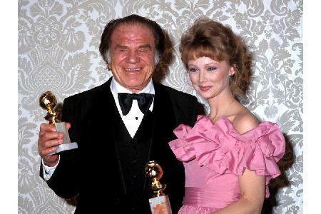 Für seine Rolle erhielt Stander unter anderem den Golden Globe. Am 30. November 1994 erlag er mit 86 Jahren einer Lungenkreb...