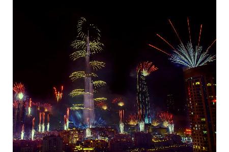 Für Understatements sind die Erbauer Dubais wahrlich nicht bekannt. Das ist auch an Silvester nicht zu übersehen. Ein bombas...