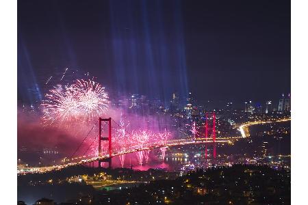 Trotz der anhaltenden politischen Reibereien zwischen Deutschland und der Türkei bleibt Istanbul ein gefragtes Reiseziel an ...