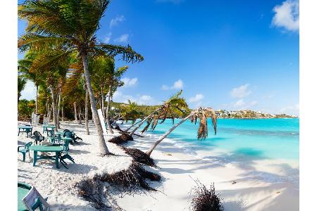 Zurück zu Traumstränden und türkisfarbenem Meer. Beides hat Anguilla in der Karibik zu bieten. Die 102 km2 vor der Küste Süd...