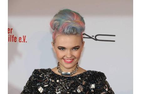 Model Bonnie Strange (31) ist bekannt für ihre bunten Haare. Grün, orange oder blau waren sie bereits.