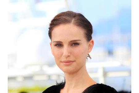 Einen Abschluss an einer Elite-Universität kann nicht jeder vorweisen, Natalie Portman (36) schon. Die Schauspielerin hat au...