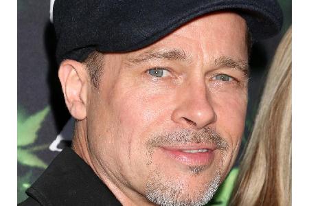 Auch Stars wie Brad Pitt (53) haben mal klein angefangen: Der Schauspieler verdiente sich einst als verkleidetes Hähnchen da...