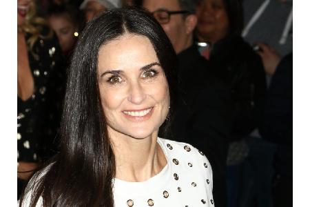 Demi Moore (54) brach die Schule mit 16 Jahren ab, um Model zu werden. Daraus wurde nichts - stattdessen fasste sie in der F...